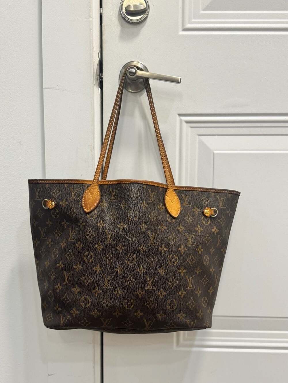 Louis Vuitton Monogram Neverfull MM Tote Bag